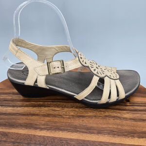 Clarks Bendables Sandals Women's 8.5 M Beige Leather Ankle Strap Heeled Shoes